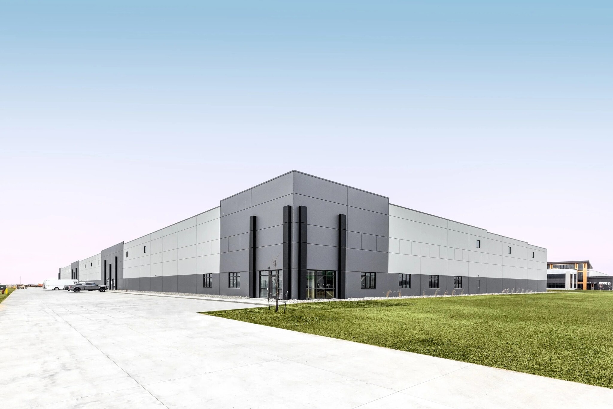 2466 42nd St N, Fargo, ND for lease Primary Photo- Image 1 of 12