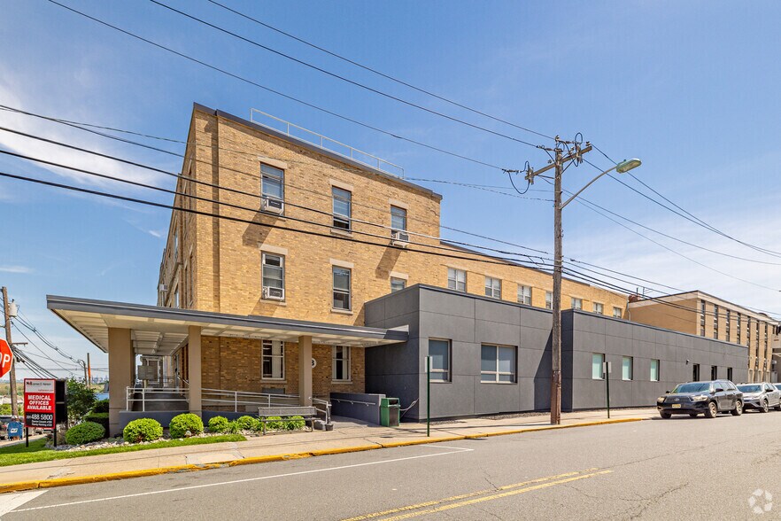 206 Bergen Ave, Kearny, NJ à louer - Photo du bâtiment - Image 3 de 27