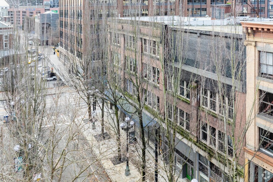 321 3rd Ave S, Seattle, WA à louer - Photo du bâtiment - Image 2 de 4