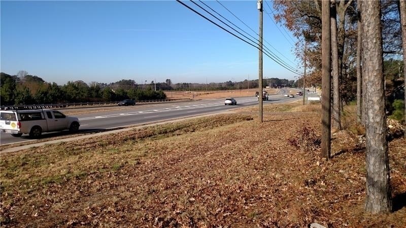 HWY 92 portefeuille de 6 propriétés à vendre sur LoopNet.ca - Photo du bâtiment - Image 2 de 6