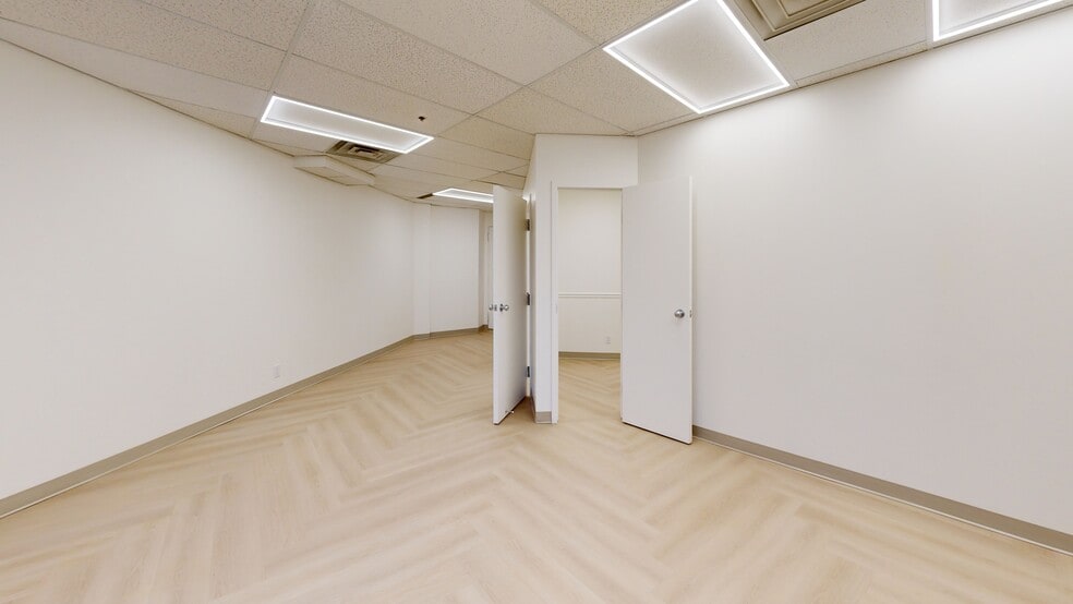 1538 Rue Sherbrooke O, Montréal, QC for lease - Matterport 3D Scan - Image 2 of 17