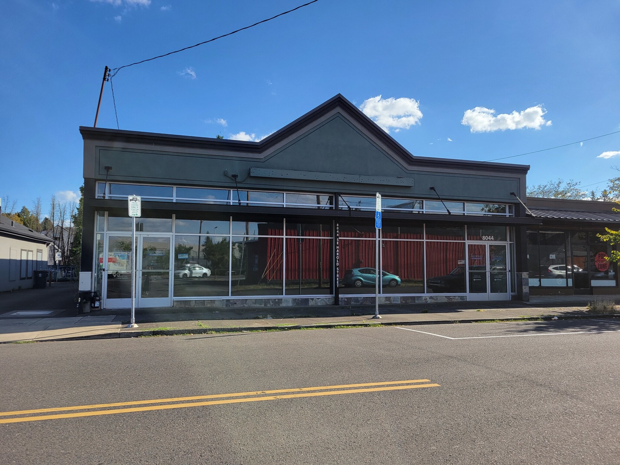 8044 SE Harold St, Portland, OR for lease Interior Photo- Image 1 of 15