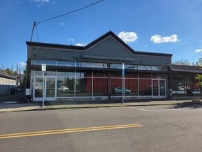 8044 SE Harold St, Portland, OR for lease Interior Photo- Image 1 of 15