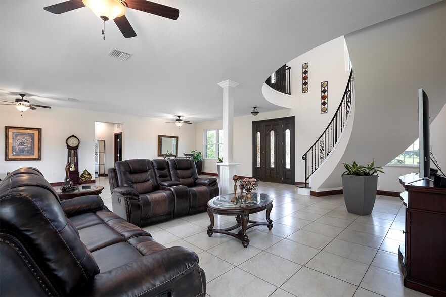 3211 Lakeshore Blvd, Saint Cloud, FL à vendre - Photo intérieure - Image 2 de 7