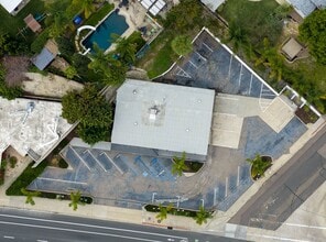 7658 University Ave, La Mesa, CA à vendre Photo intérieure- Image 2 de 5