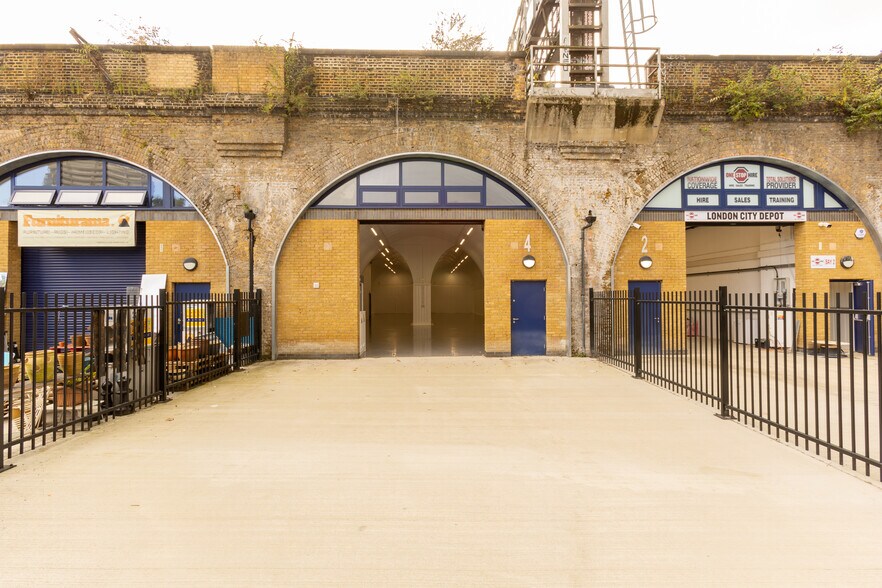 Raymouth Rd, Londres à louer - Photo du bâtiment - Image 1 de 4