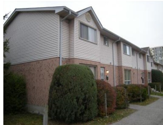 35 Waterman Av, London, ON à vendre - Photo principale - Image 1 de 1