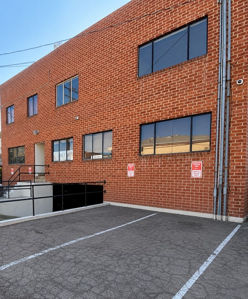 8909 W Olympic Blvd, Beverly Hills, CA for lease - Building Photo - Image 2 of 2