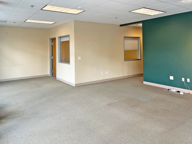 1231 NE Martin Luther King Blvd, Portland, OR for lease - Interior Photo - Image 3 of 7