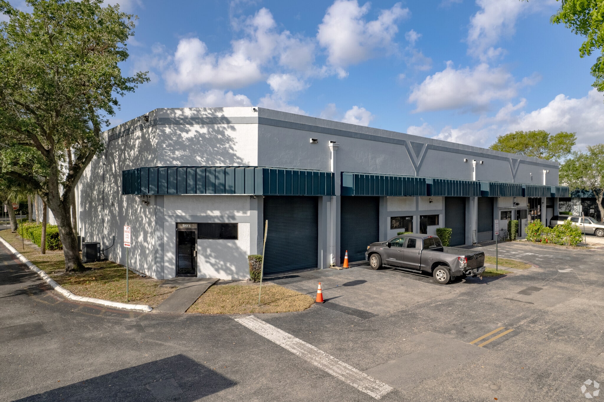 6741 W Sunrise Blvd, Plantation, FL for lease Building Photo- Image 1 of 14