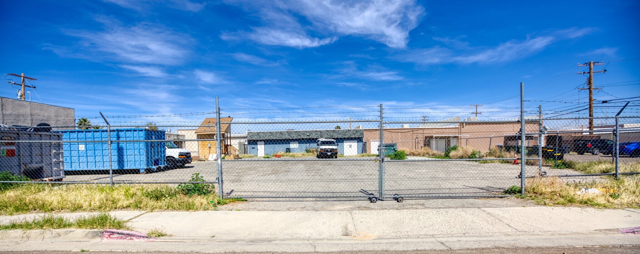 120 W Station Ave, Ridgecrest, CA à louer Photo du bâtiment- Image 1 de 3