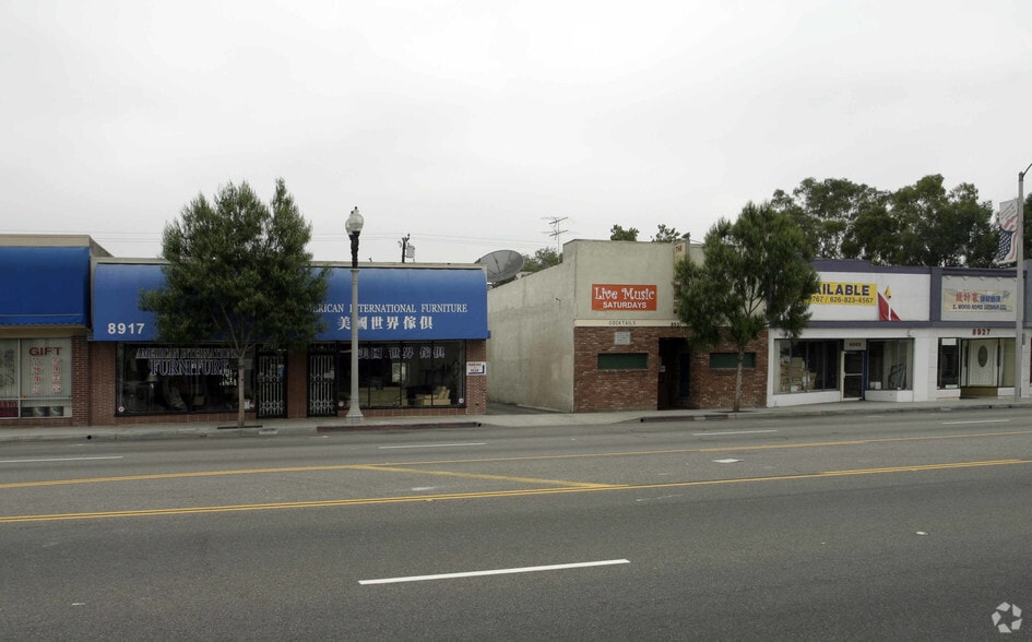8917-8925 Valley Blvd, Rosemead, CA for lease - Primary Photo - Image 1 of 19