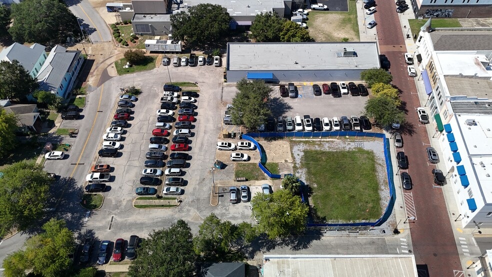 781 Howard Ave, Biloxi, MS for sale - Building Photo - Image 2 of 17