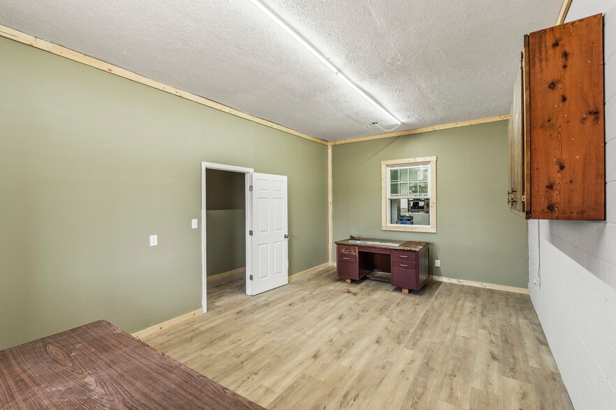 1100 Winchester Hwy, Fayetteville, TN à vendre - Photo intérieure - Image 2 de 52