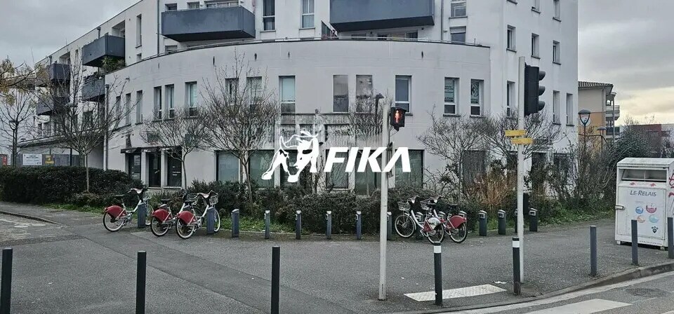 Office in Toulouse for lease - Building Photo - Image 2 of 9