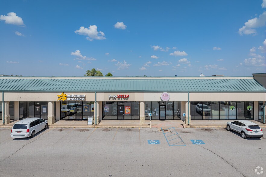 1300 W Vandament Ave, Yukon, OK à louer - Photo du bâtiment - Image 3 de 5