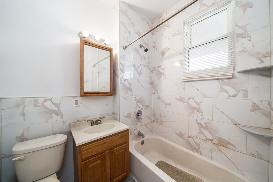 339-343 E 28th St, Paterson, NJ à vendre - Photo du bâtiment - Image 2 de 14