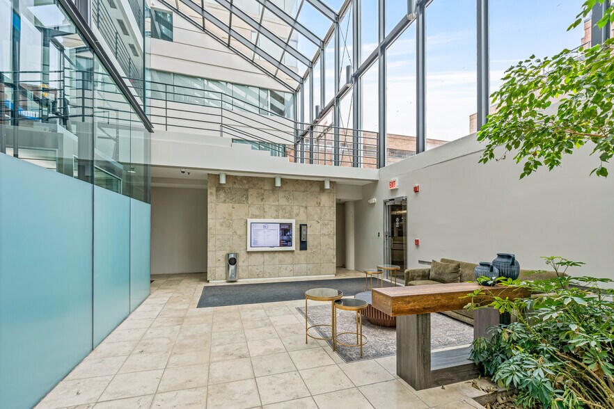1770 First St, Highland Park, IL à louer - Hall d’entrée - Image 3 de 12