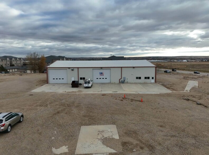 1218 42nd St W, Williston, ND à louer - Photo du bâtiment - Image 2 de 3