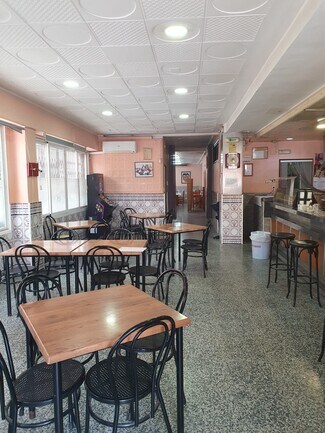 Plus de détails pour Multi-résidentiel à vendre