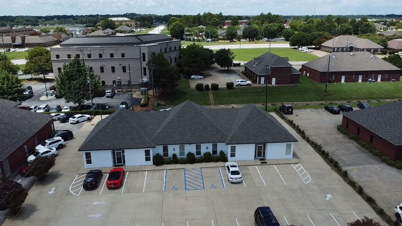 440 St Lukes Dr, Montgomery, AL for lease Primary Photo- Image 1 of 6