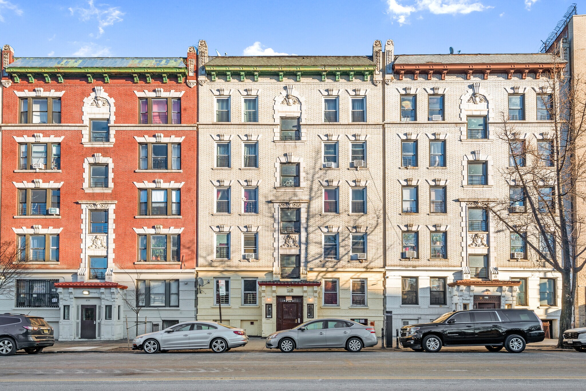 253 E Kingsbridge Rd, Bronx, NY à vendre Photo principale- Image 1 de 5