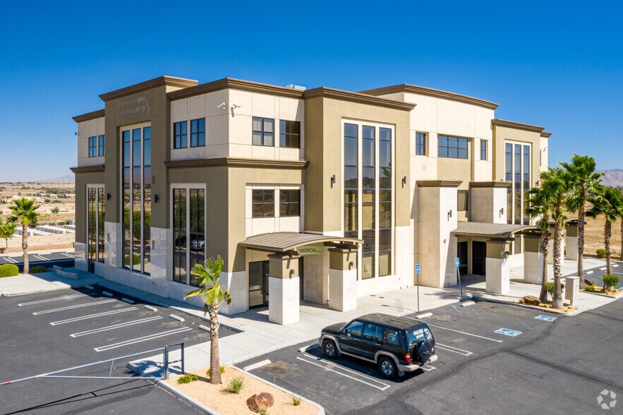 12021 Jacaranda Ave, Hesperia, CA à louer - Photo du bâtiment - Image 1 de 24