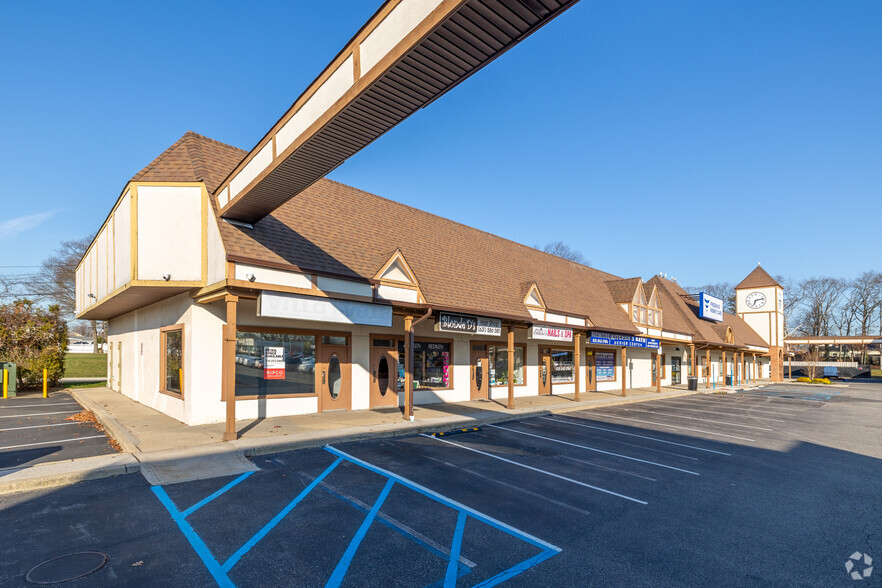 1350-1370 Deer Park Ave, North Babylon, NY for lease - Building Photo - Image 2 of 5