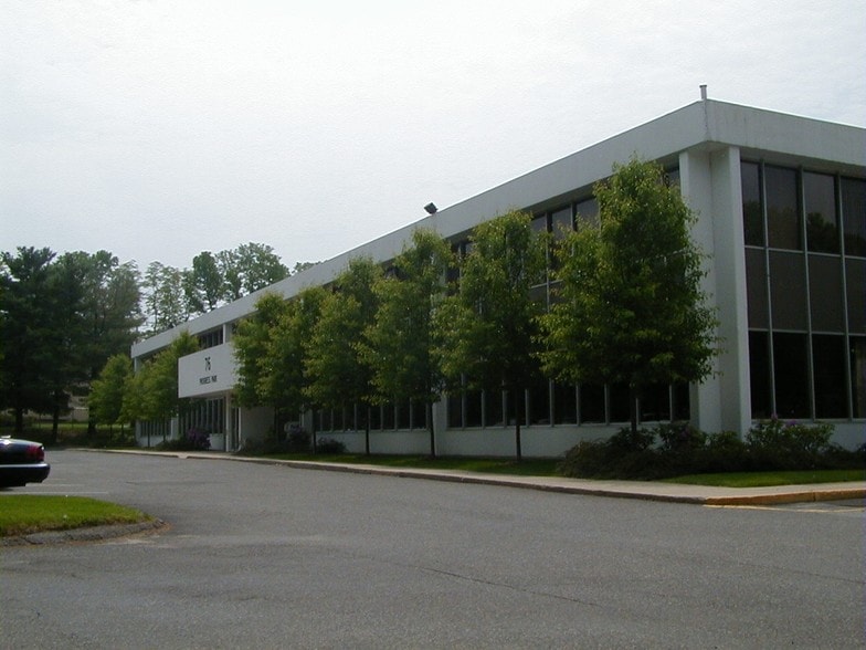 76 Progress Dr, Stamford, CT for lease - Building Photo - Image 2 of 92