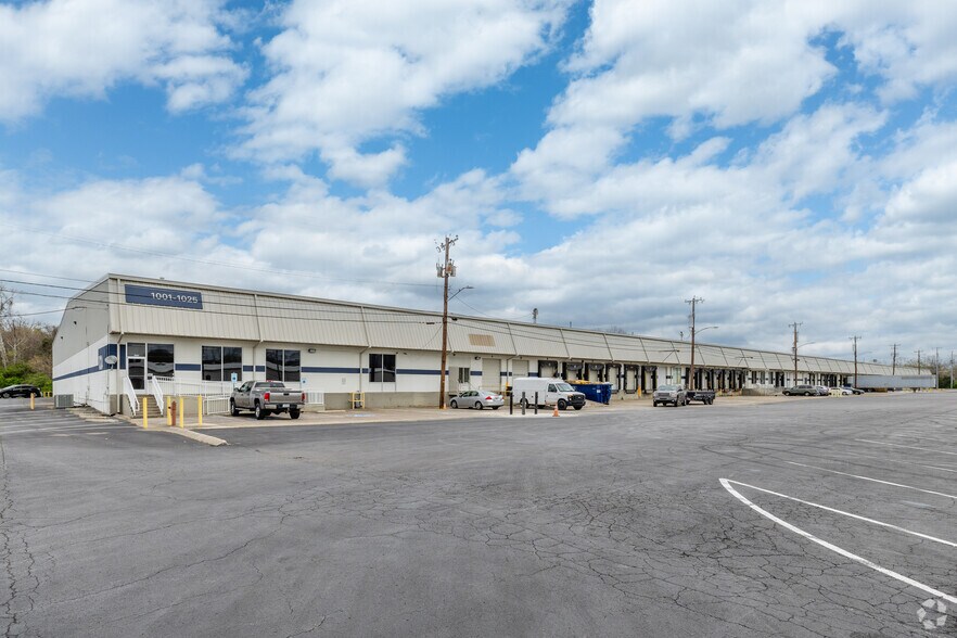 1016 Space Park S Dr, Nashville, TN à louer - Photo principale - Image 1 de 4