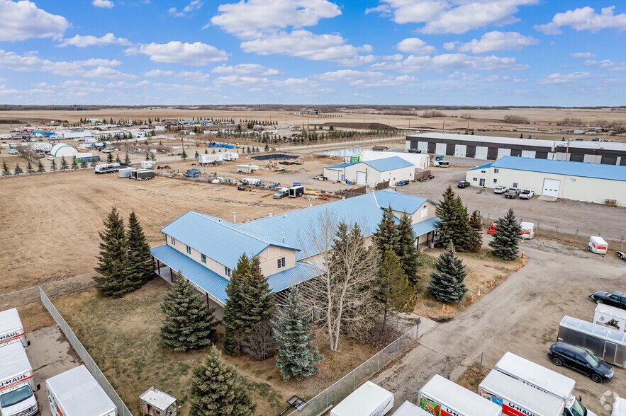 41090 Cook Rd, Rocky View No 44, AB à vendre - Photo du bâtiment - Image 3 de 6