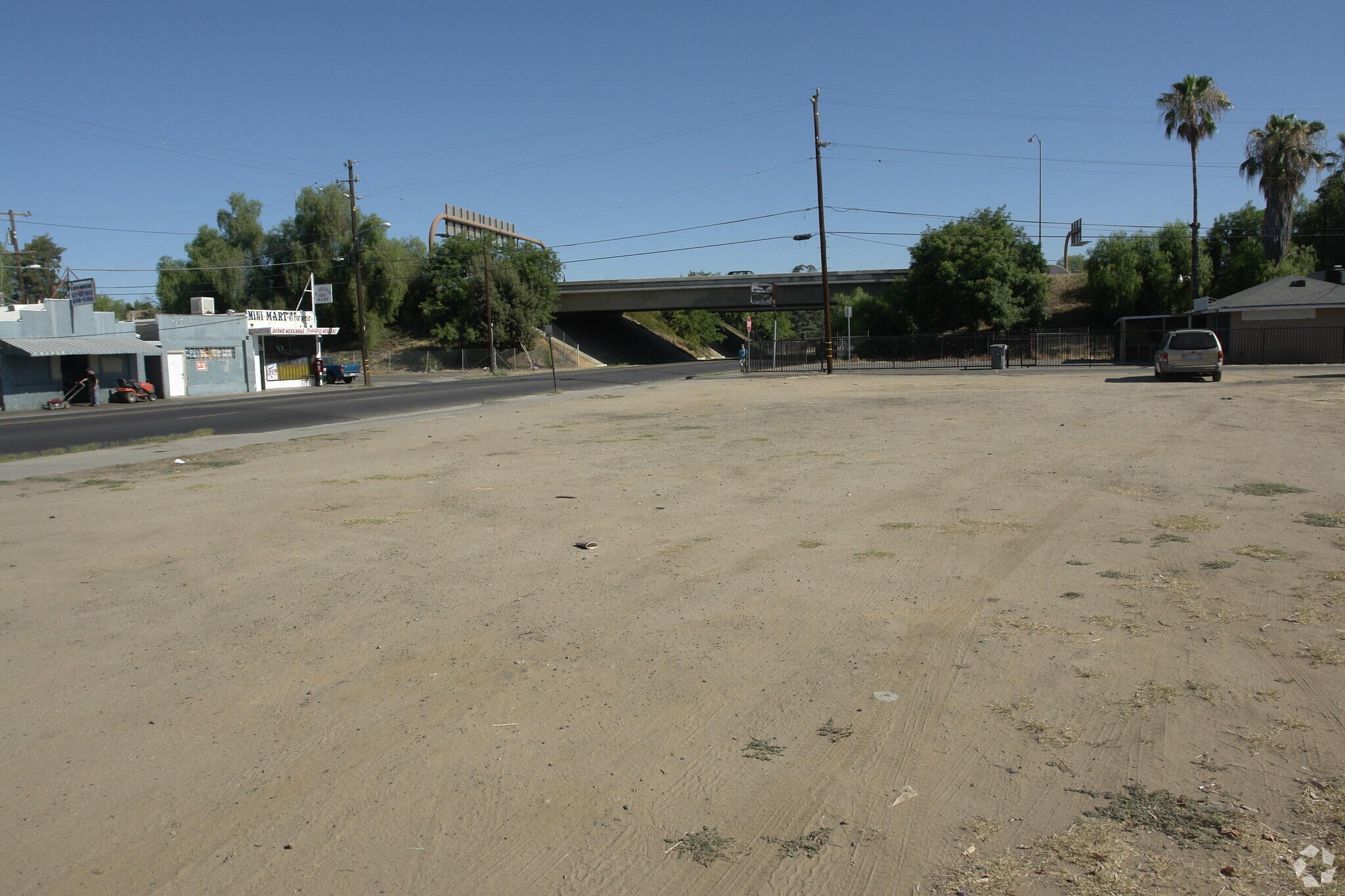 704 N Fresno St, Fresno, CA for sale Primary Photo- Image 1 of 3
