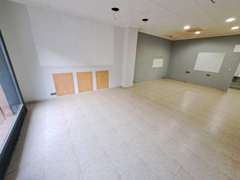 Retail in València, Valencia for lease - Building Photo - Image 3 of 8