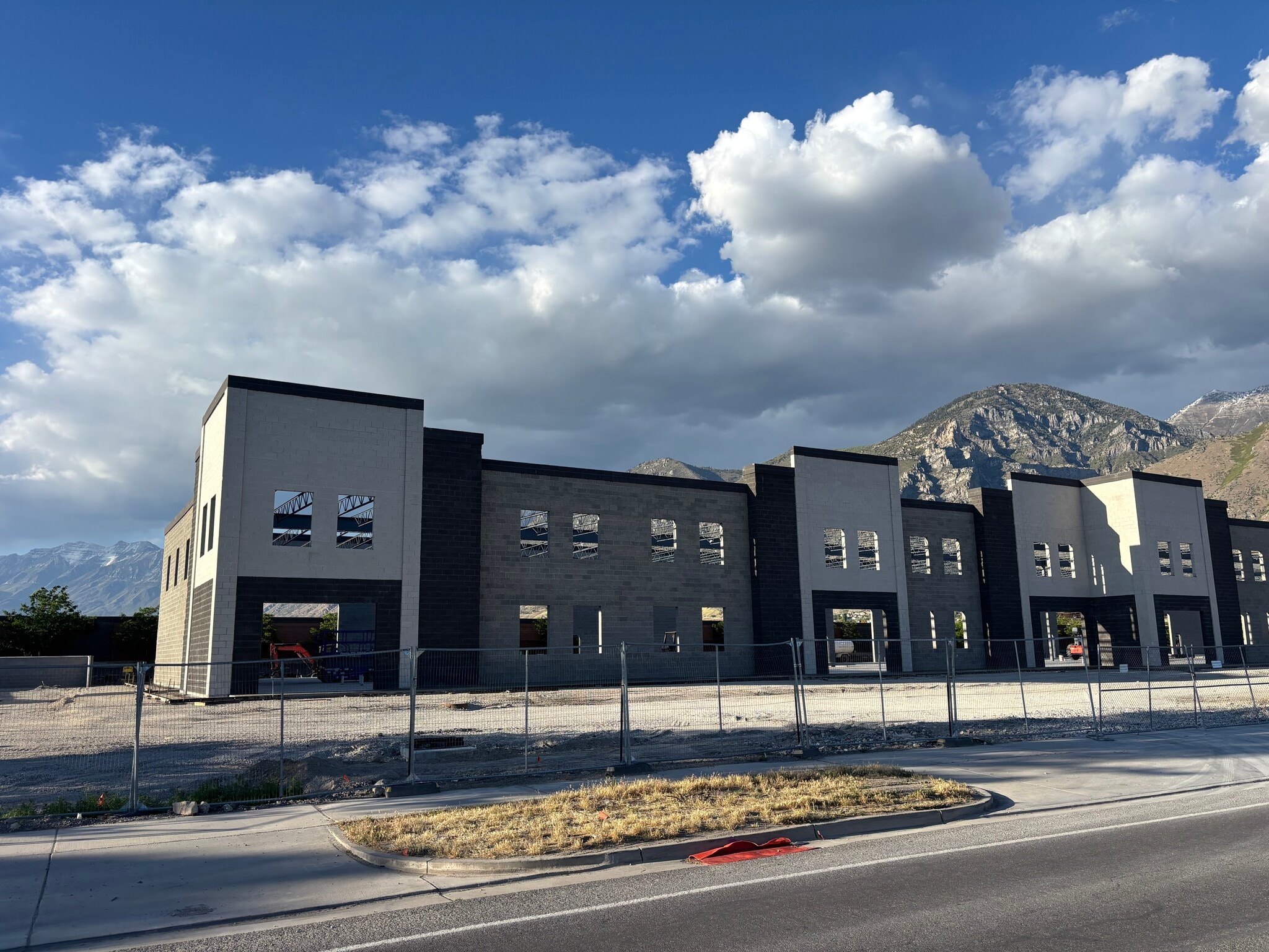 601 E Lakeview Pky, Provo, UT for lease Primary Photo- Image 1 of 10