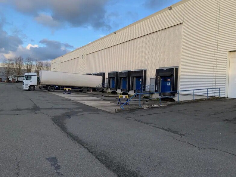 Industrial in Marly-la-Ville for lease - Building Photo - Image 3 of 10