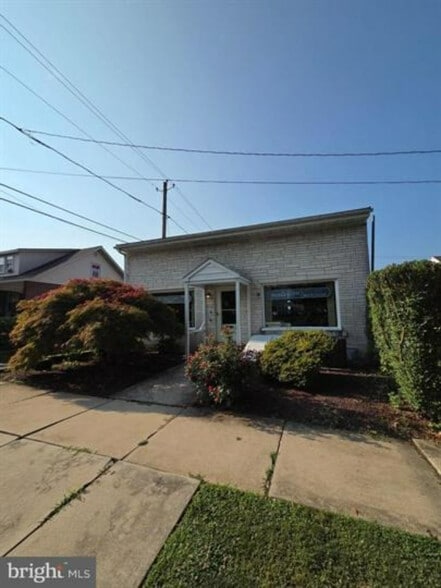2132 Noble St, West Lawn, PA for lease - Building Photo - Image 2 of 13