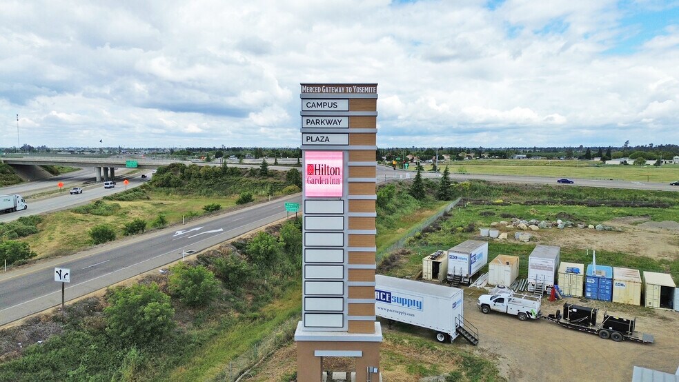 SEQ Hwy 99 and Campus Pky, Merced, CA à louer - Photo du bâtiment - Image 2 de 3