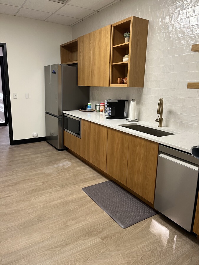 601 Cascade Pointe Ln, Cary, NC 27513 - Unit 103 - - Interior Photo - Image 2 of 13