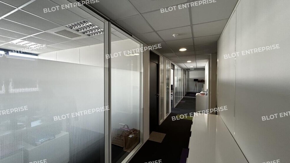 Office in Rennes for lease - Interior Photo - Image 3 of 10