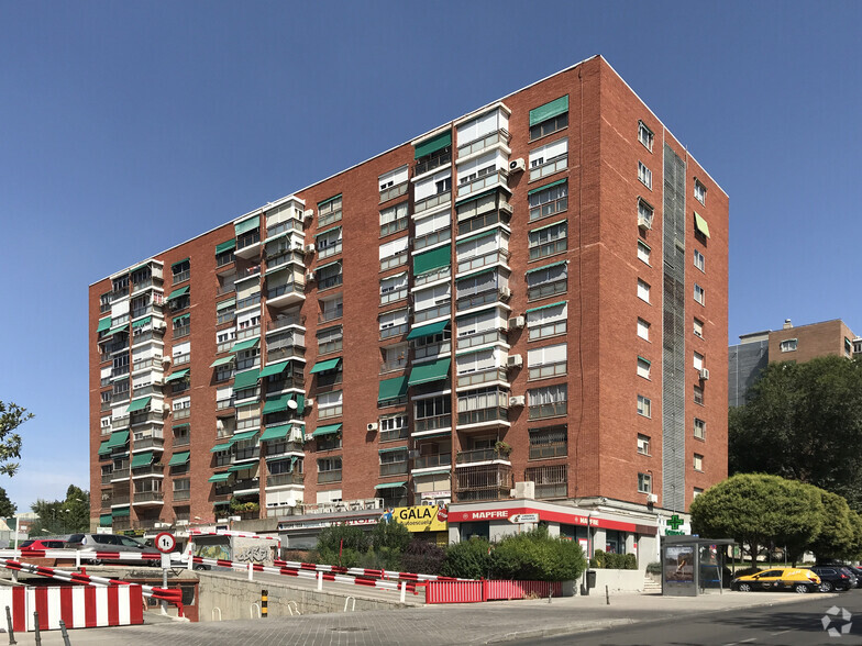 Calle De Fuentespina, 14, Madrid, Madrid for sale - Primary Photo - Image 1 of 2