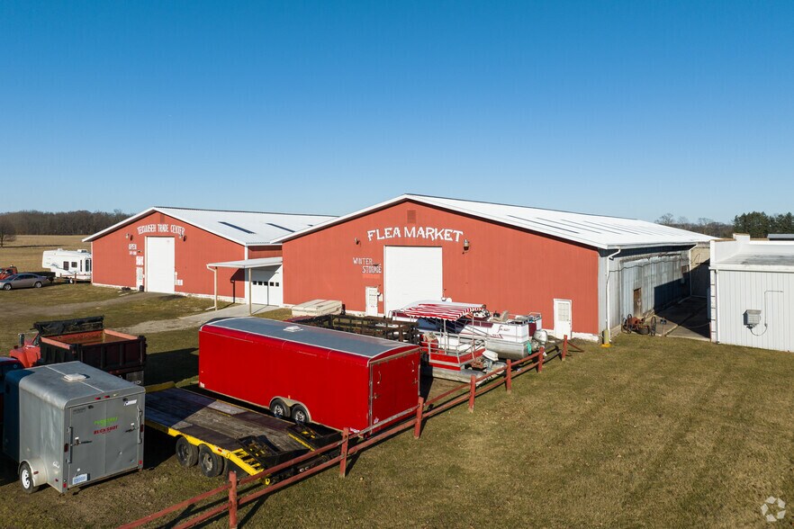 9129 Tecumseh Clinton Hwy, Tecumseh, MI à louer - Photo du bâtiment - Image 2 de 6