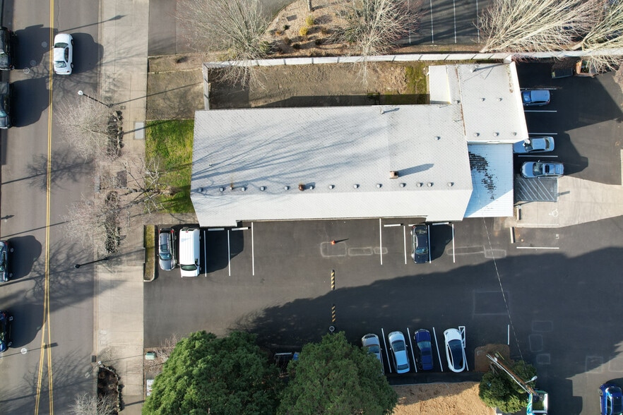 9053 SW Burnham St, Portland, OR à vendre - Photo du bâtiment - Image 3 de 13