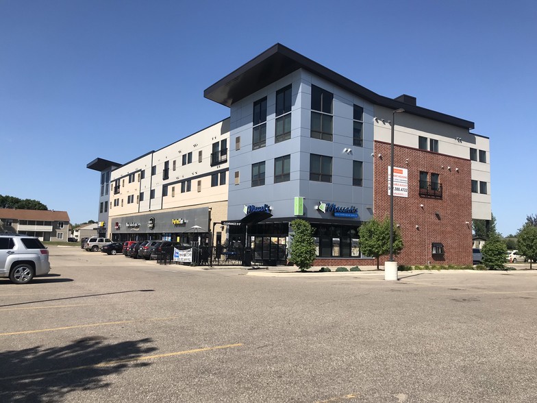 1605-1633 Monks Ave, Mankato, MN for sale - Building Photo - Image 1 of 1