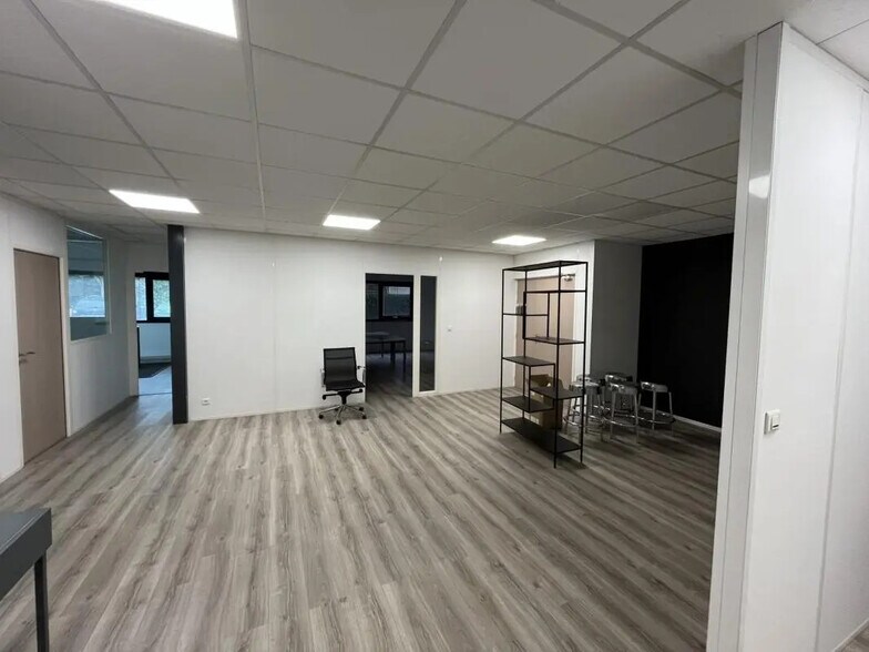 Bureau dans Guyancourt à louer - Photo intérieure - Image 3 de 6