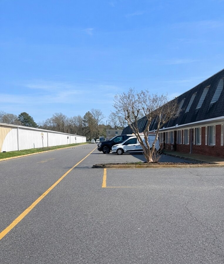 801 Butler St, Chesapeake, VA 23323 - Unité 19-21 -  - Photo intérieure - Image 1 of 3