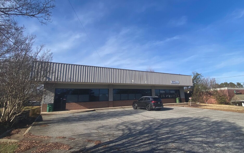 209 E Butler Rd, Mauldin, SC à louer - Photo du bâtiment - Image 2 de 5