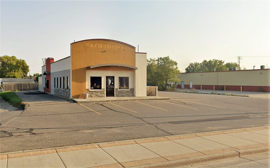 110 Main Ave E, West Fargo, ND à vendre - Photo principale - Image 1 de 1