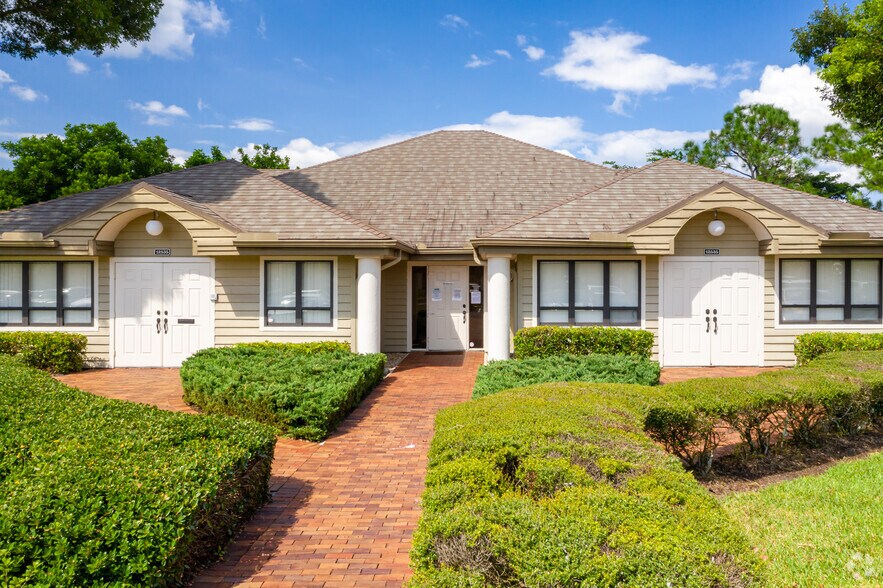 12535 New Brittany Blvd, Fort Myers, FL à vendre - Photo principale - Image 1 de 1