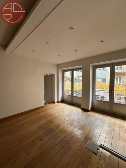 Office in Toulouse for lease - Interior Photo - Image 3 of 5