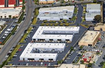 23851 Via Fabricante, Mission Viejo, CA à louer Photo du bâtiment- Image 1 de 1